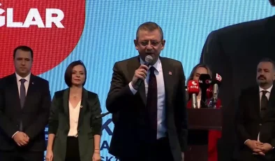 Özgür Özel Karabağlar’da Halkla Buluştu… Özel: “Cumhuriyetin İkinci Yüzyılının İlk 25 Yılına Cumhuriyetçilerin Damgasını Vurmak İçin Yola Çıktık”