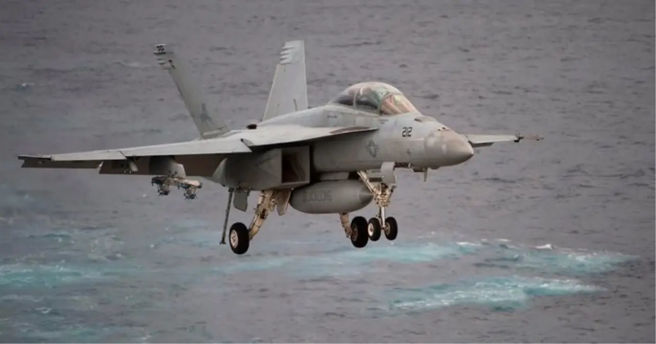 San Diego Körfezi’nde Askeri Uçak Düştü: 2 Pilot Kurtarıldı