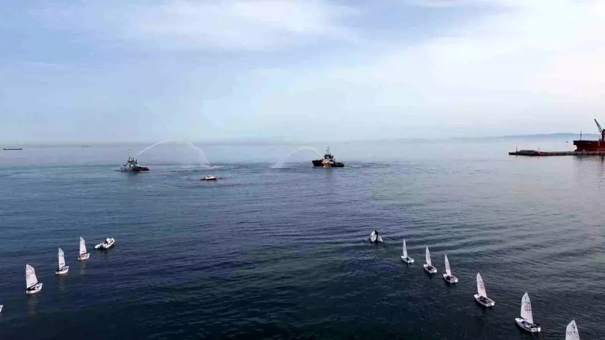 Tekirdağ’da Yelken ve Römorkör Gösterisi